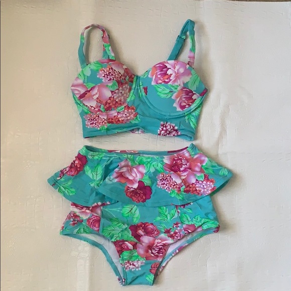Modcloth Other - ModCloth PakPak 2 piece peplum swimsuit size XS